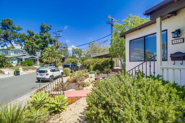 Photo - 4465 Arch St