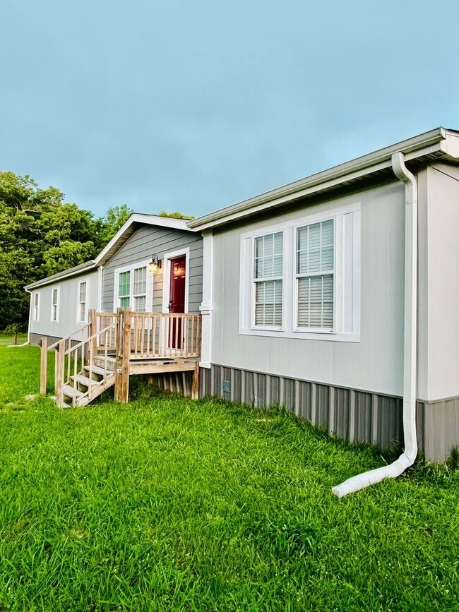 55 County Rd NE 2220