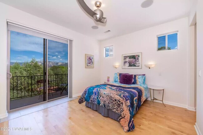 Master bedroom with balcony & sunrise