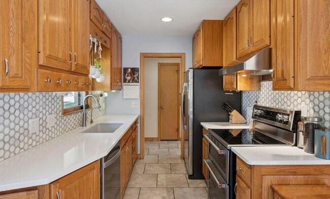 Photo - 2307 Harding St NE