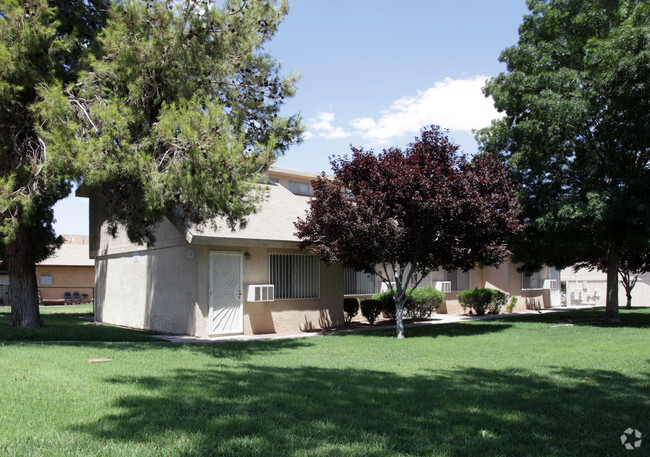 Building Photo - Parkway Apartments