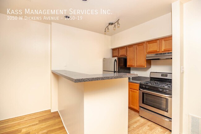 Photo - 1050 W Dickens Ave Unit 1050-19