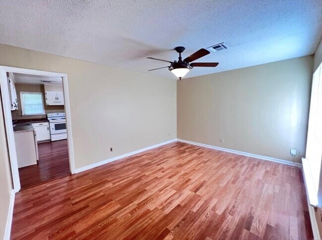 Photo - 429 Fieldbrook Dr