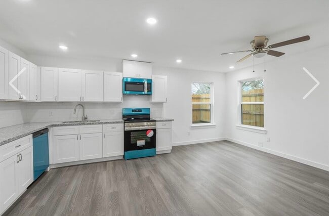 Photo - 7813 Laura Koppe Rd