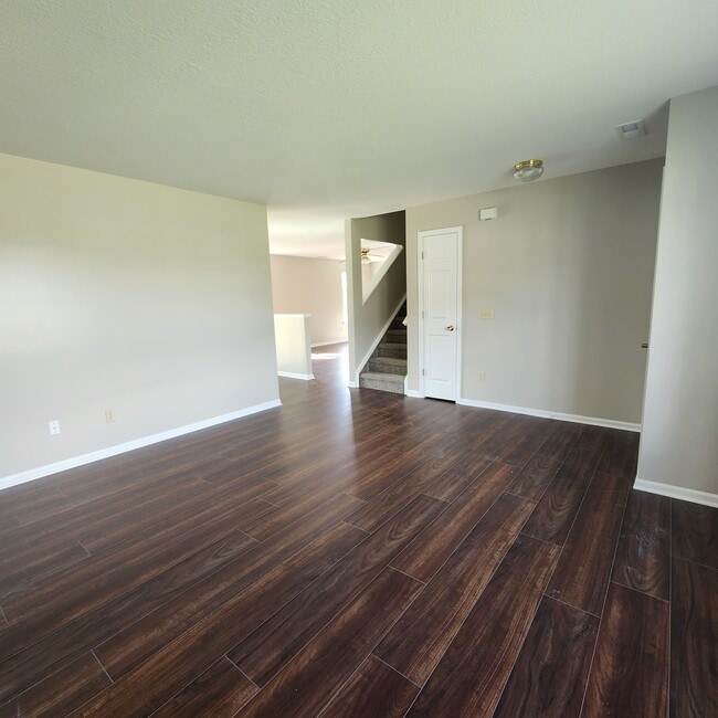 Photo - 1527 Flint Lock Ln