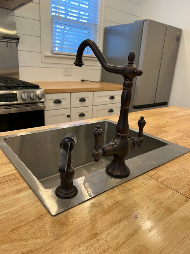 Photo - 5107 N College Ave