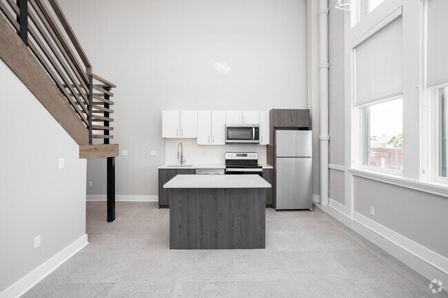 2BR, 2BA - 887SF