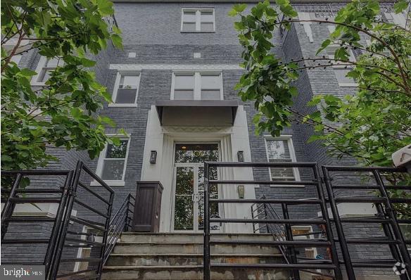 Building Photo - 1409 G St NE Unit 1 Rental