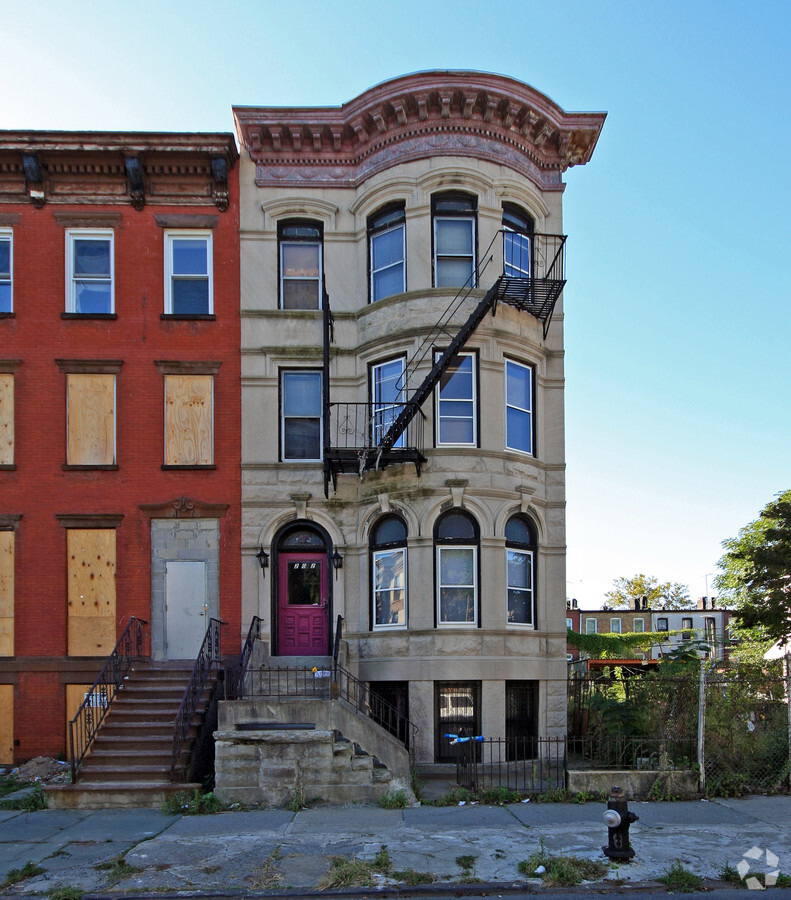 Photo - 202 Quincy St Apartments