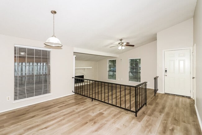 Photo - 15614 Mendocino Dr