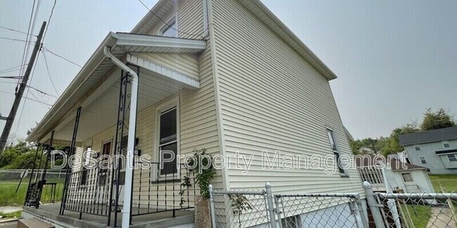 Building Photo - 101.5 W Fulton St Rental