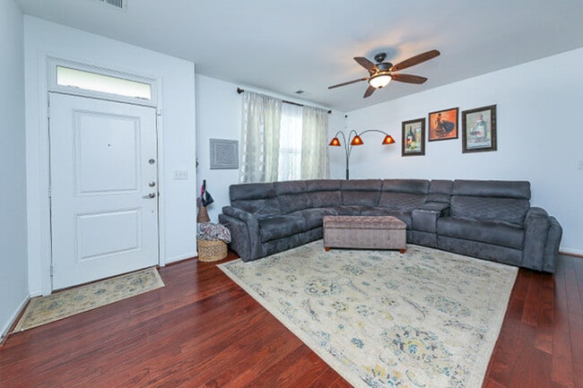 Photo - 2650 Leytonstone Dr