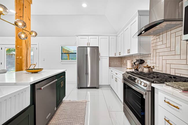 Photo - 5121 Locust St