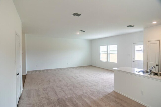 Photo - 112 Dollars Dr