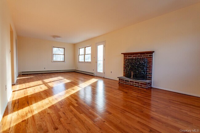 Photo - 55 Holland Ave Unit Top Floor