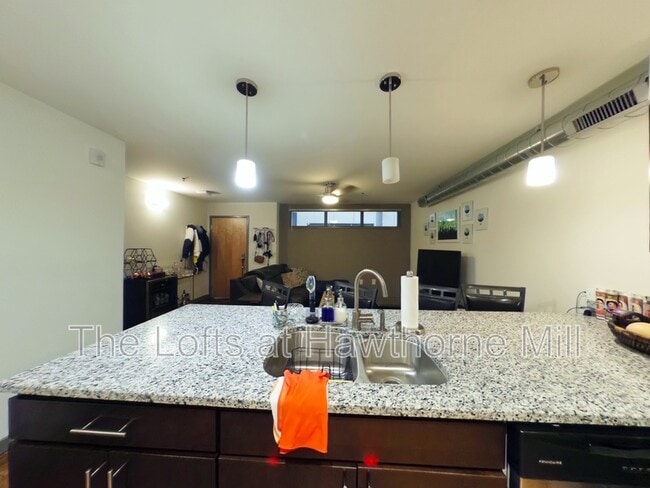 Photo - 1101 Hawthorne Ln Unidad Apt. 272