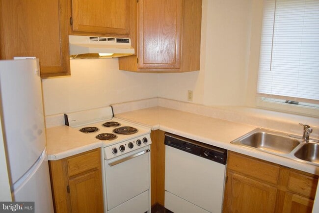 Photo - 945 Orchard Dr
