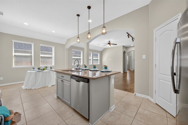 Photo - 146 Kinnerly Peak Pl