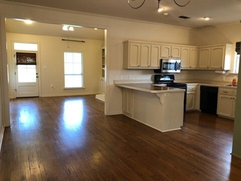 Photo - Beautiful 3 bedroom on corner lot in Azalea Lakes