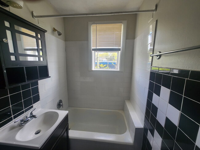 Photo - 18 Corbin Ct Unit #2