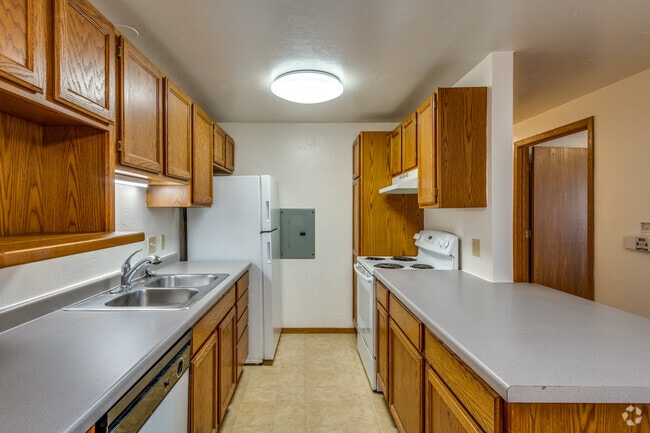 2 BR, 2 BA - 1,200SF