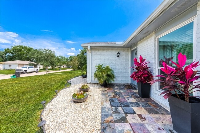Photo - 16614 Forest Bend Ave
