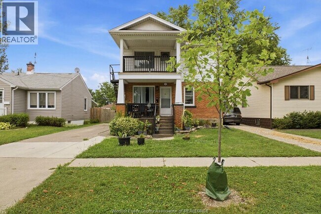 Photo - 1338 Bernard Rd