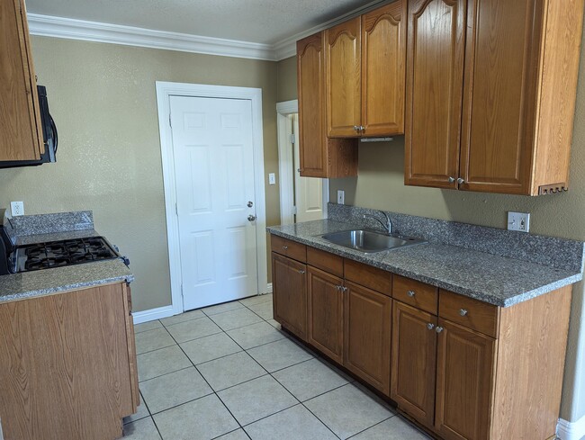 Photo - 6382 Los Robles Ave