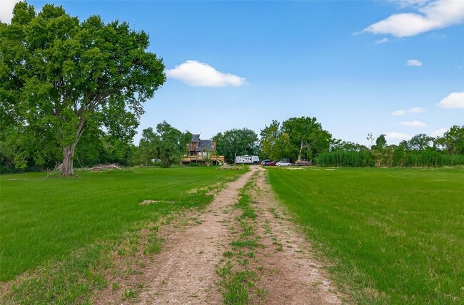 Building Photo - 6250 N Mallard Dr