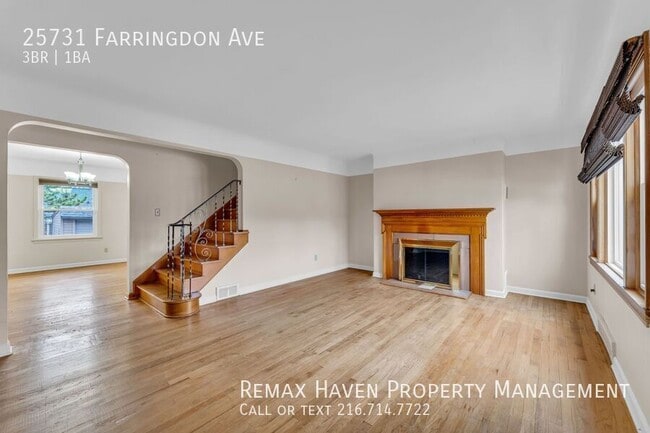Photo - 25731 Farringdon Ave