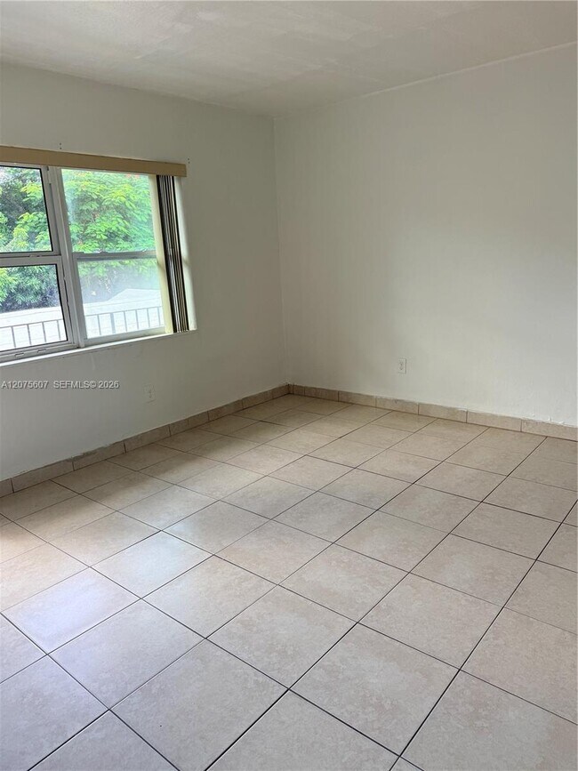 Photo - 520 SW Krome Terrace Unidad 4