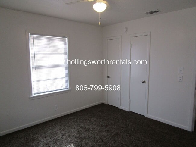 Photo - 3 Bedroom, 2 Baths, 2 living rooms with extra large Laundry Room House