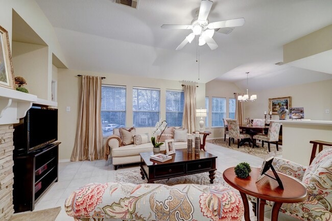Photo - 10 Stone Creek Pl