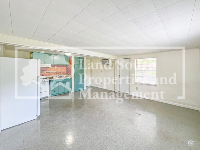 Photo - 1030 Lakewood Ct