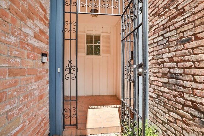 7499 Brompton St Unit 7499