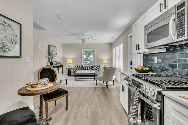 Photo - 635 Sequoia St