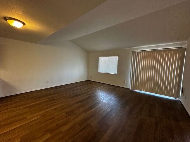 Photo - Single Level 3 Bedroom 2 Bath - 1 Car Garage - Lebanon
