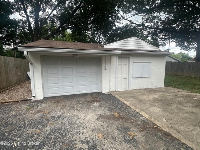 Photo - 2820 Yorkshire Blvd