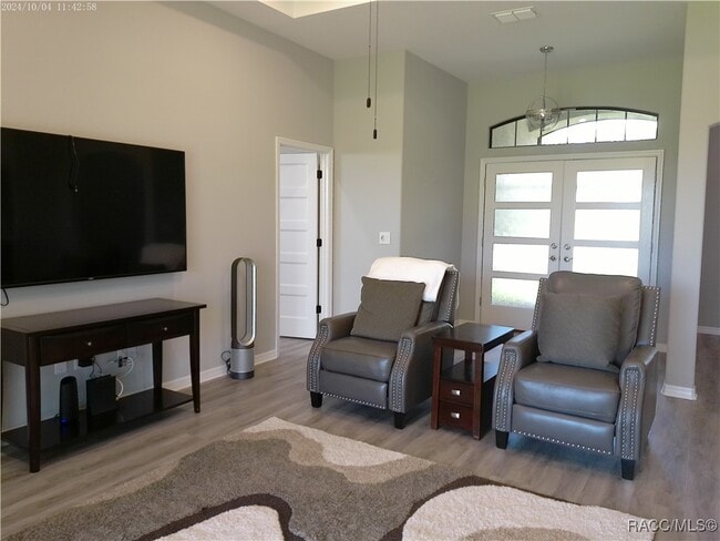 Photo - 1381 N Spend a Buck Dr