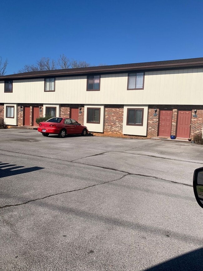 2 Bedroom / 1.5 bath Townhouse, Kingsport TN - 2 Bedroom / 1.5 bath Townhouse, Kingsport TN