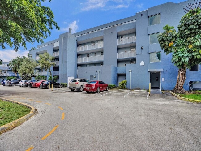 Building Photo - 9375 Fontainebleau Blvd Unit L305