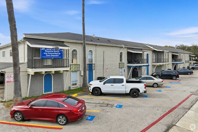 Alternar - Parkgreen on Gessner