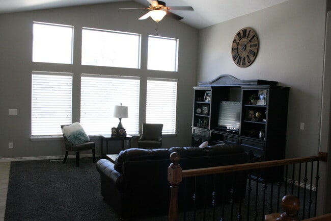 Photo - 789 N Devonshire Dr