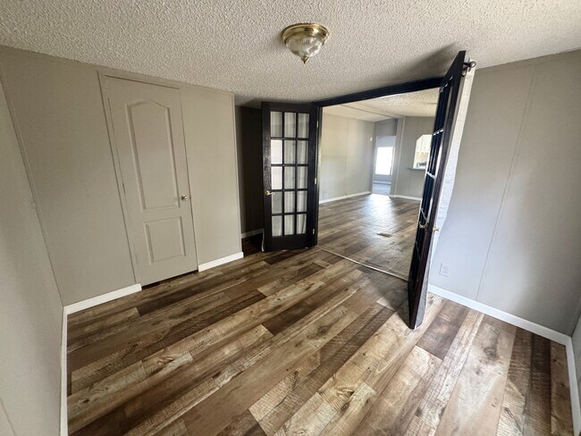 Photo - 1595 Venson Rd