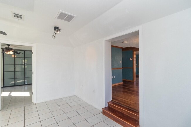 Photo - 8004 Mendez St
