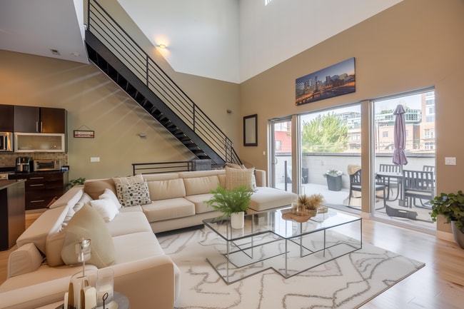 Photo - 1002 W Lake St Unit 2