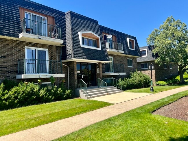 Photo - 3220 Sanders Rd Unidad 2D Rental