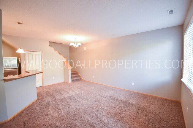 Photo - 2 Bedroom, 1.5 Bath Townhome in Jordan Creek area!