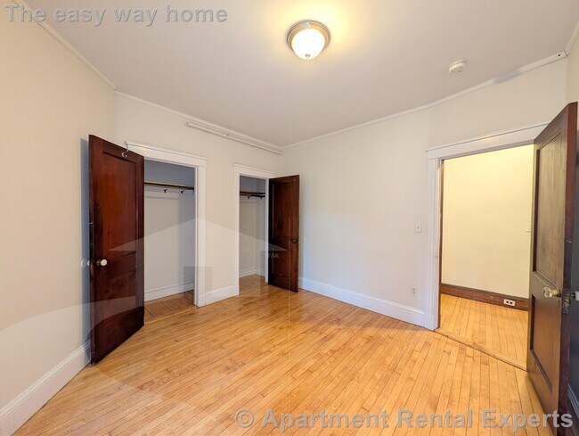 Photo - 5 Linnaean St Unidad #5