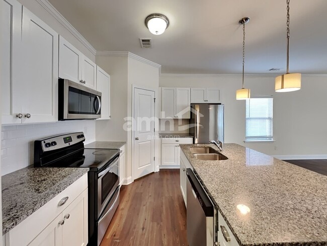 Photo - 2474 Beal St